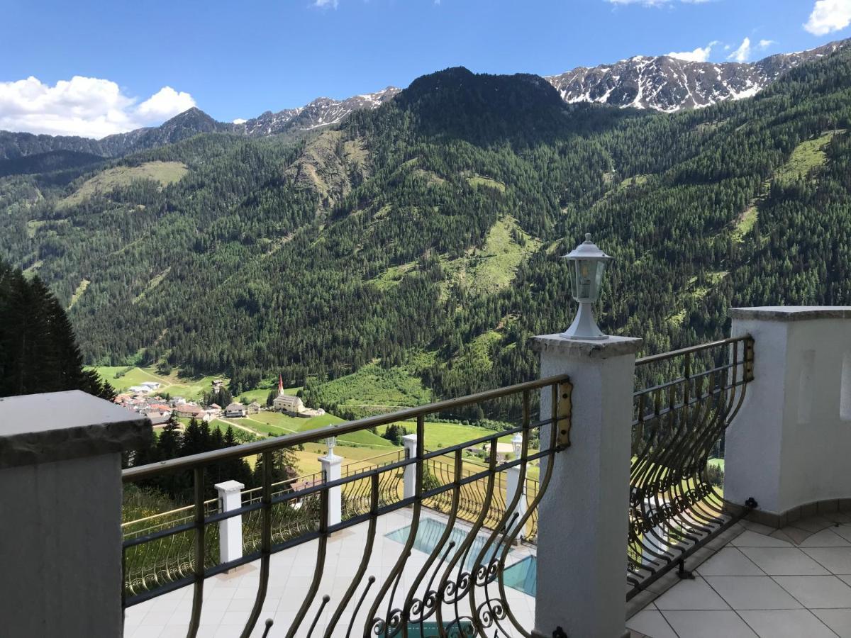 B&B Das Land-Palais - Private Mountain Hideaway Selva dei Molini Eksteriør billede