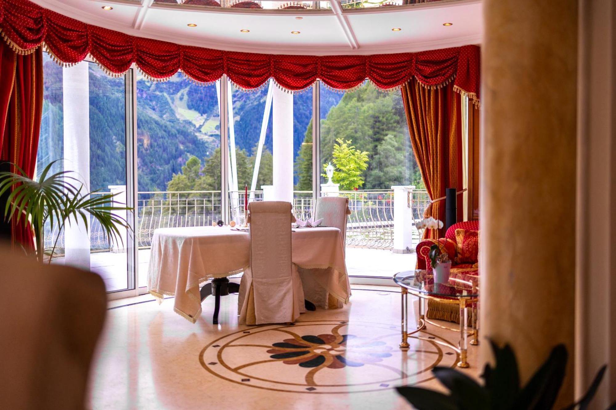 B&B Das Land-Palais - Private Mountain Hideaway Selva dei Molini Eksteriør billede