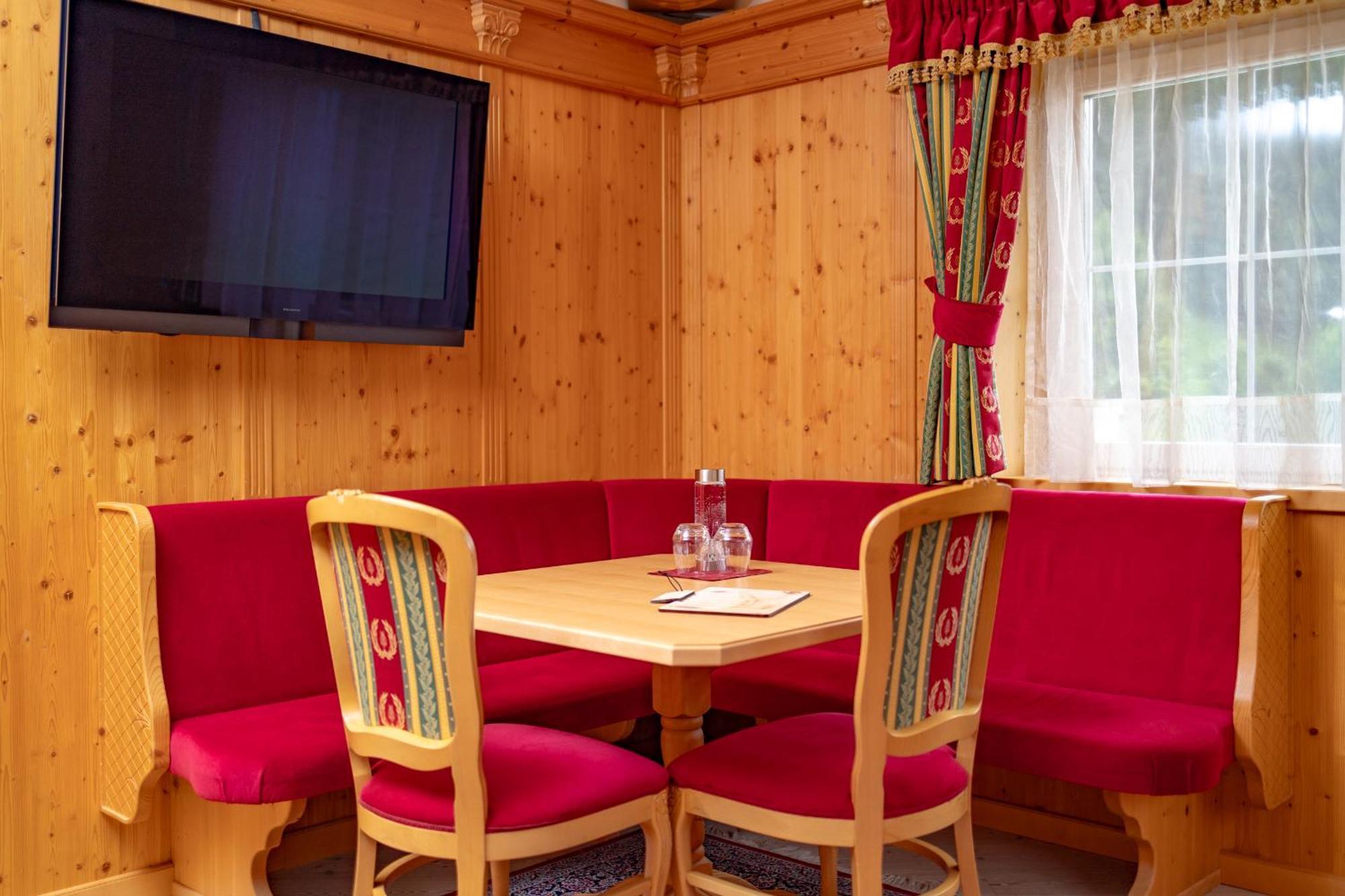 B&B Das Land-Palais - Private Mountain Hideaway Selva dei Molini Eksteriør billede