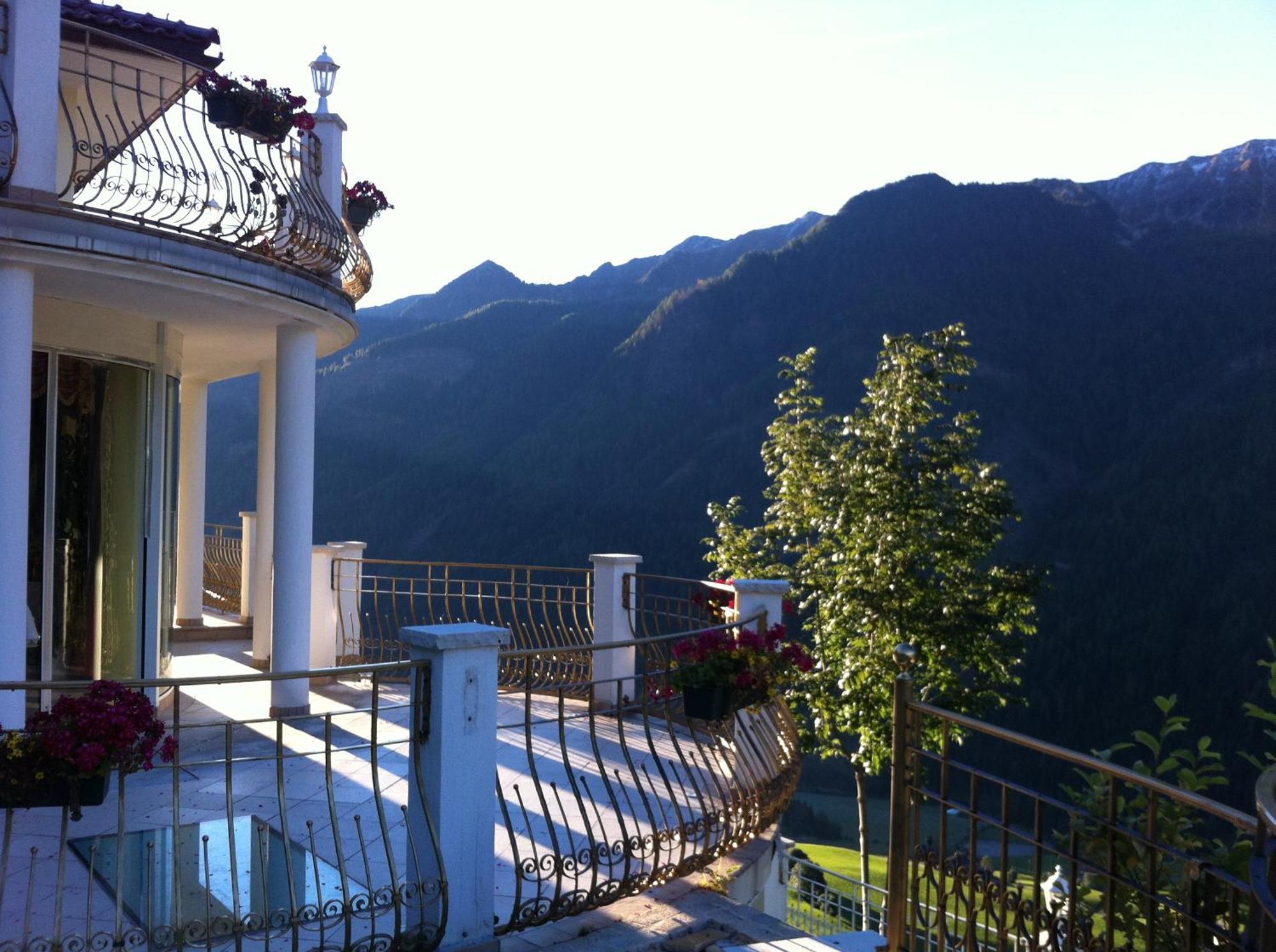 B&B Das Land-Palais - Private Mountain Hideaway Selva dei Molini Eksteriør billede