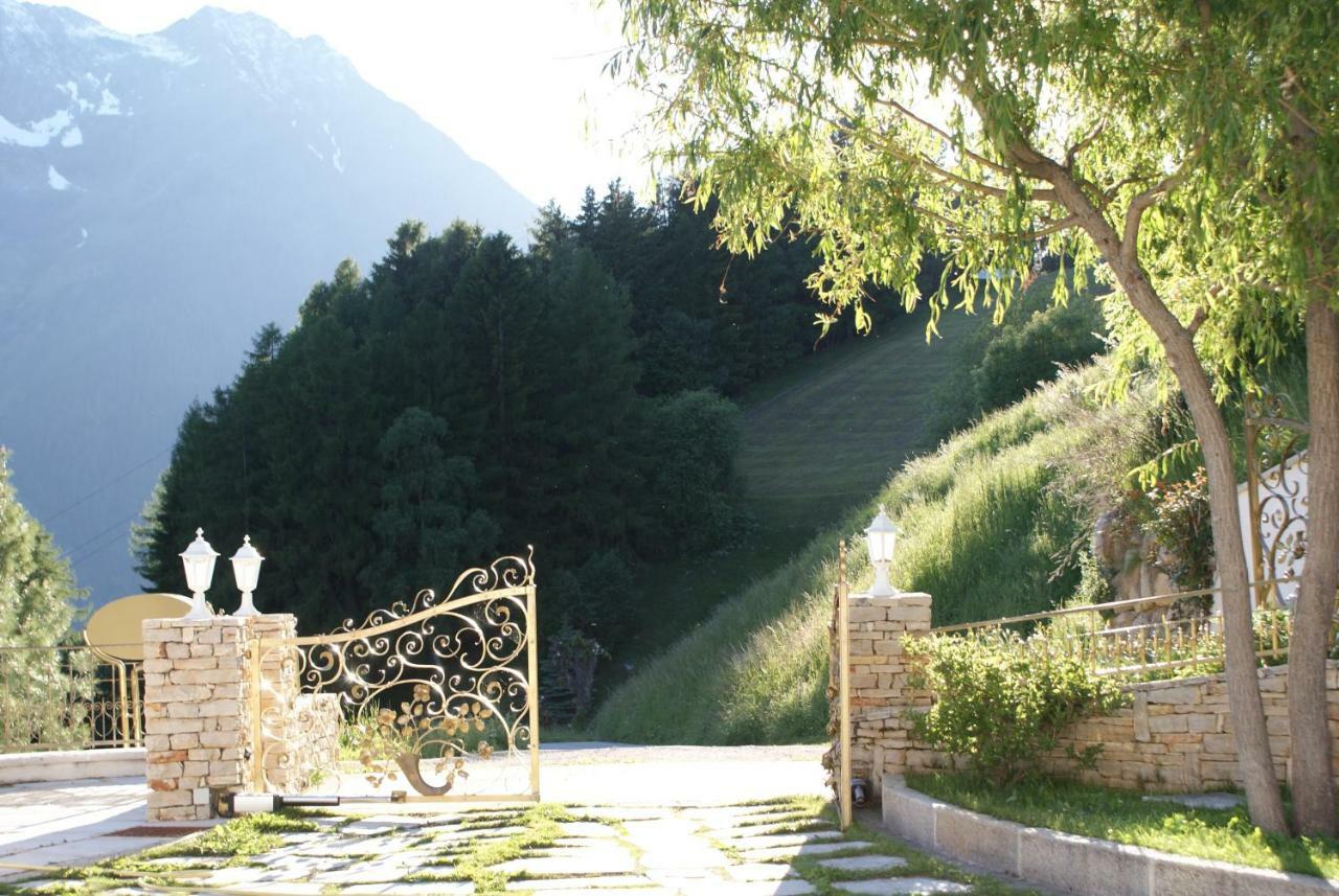 B&B Das Land-Palais - Private Mountain Hideaway Selva dei Molini Eksteriør billede
